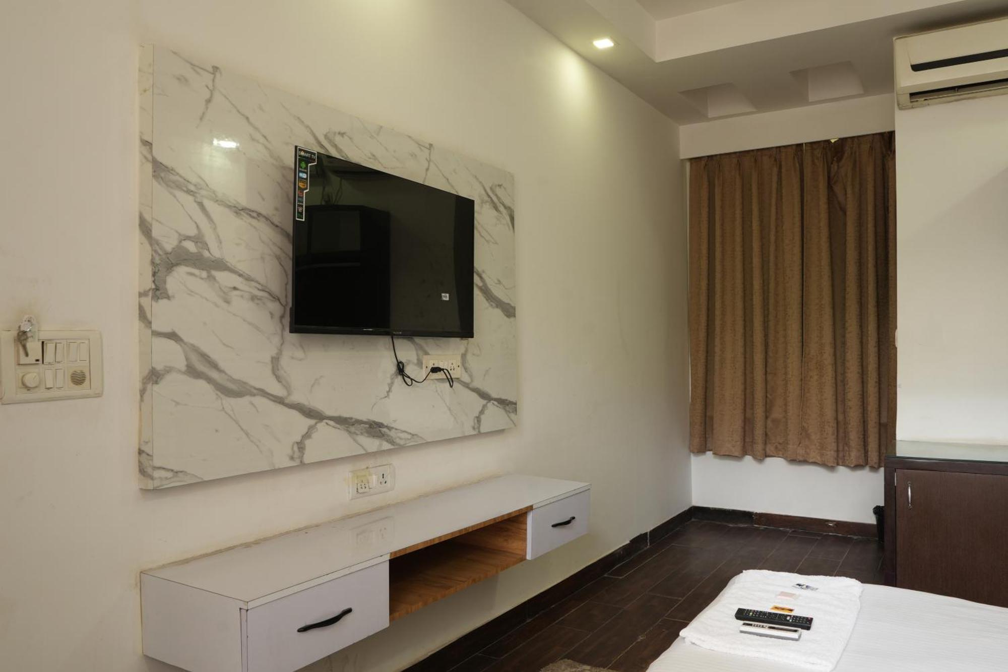 Hotel Elite Sector 45 I Gurgaon Central I Couple Friendly Extérieur photo