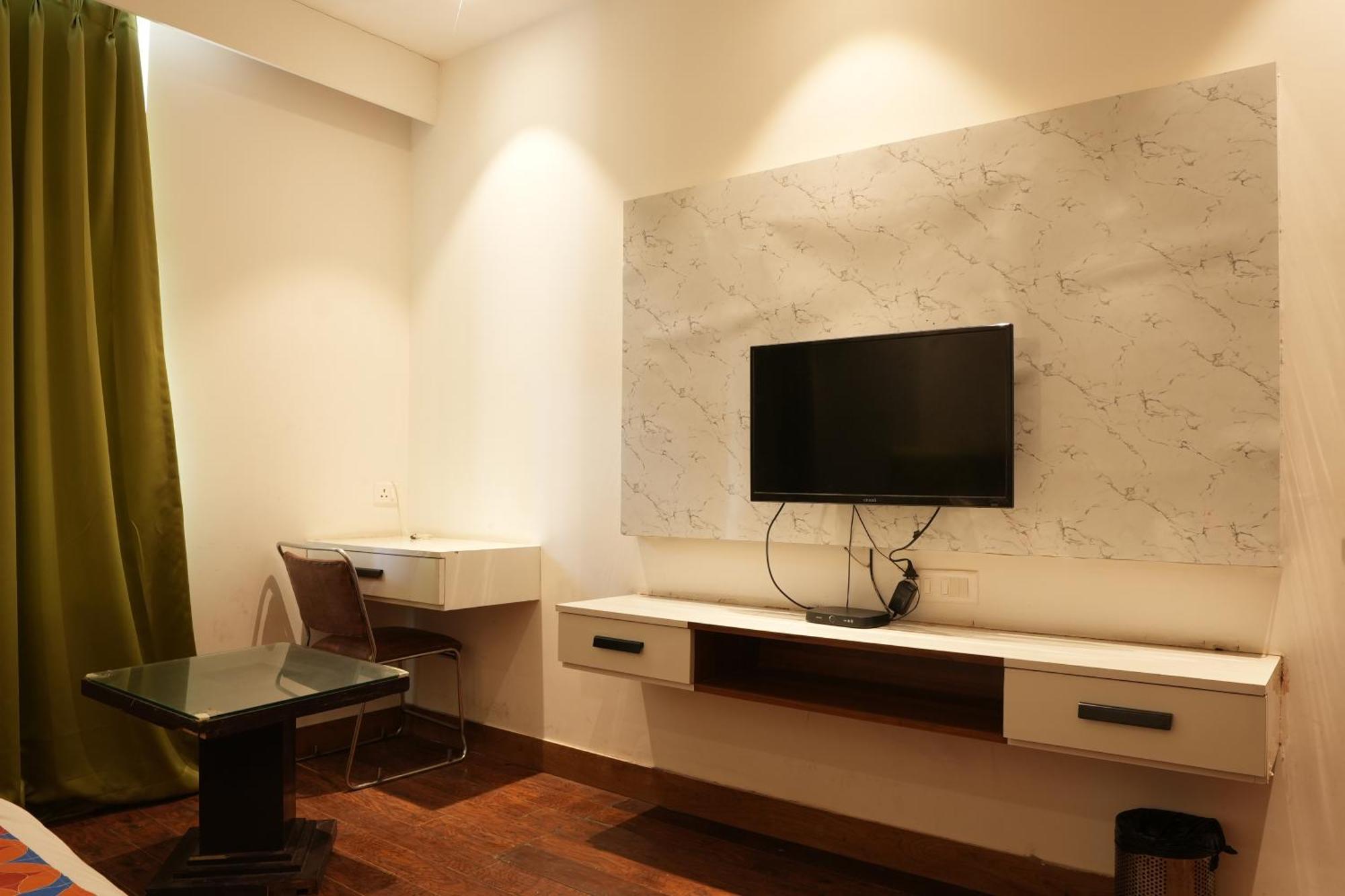 Hotel Elite Sector 45 I Gurgaon Central I Couple Friendly Extérieur photo